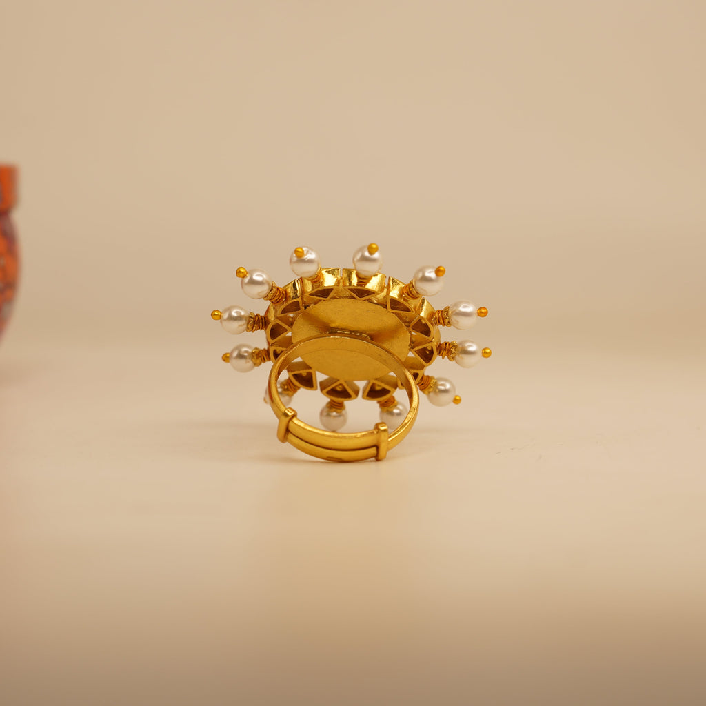 Thewa kundan ring with pearls