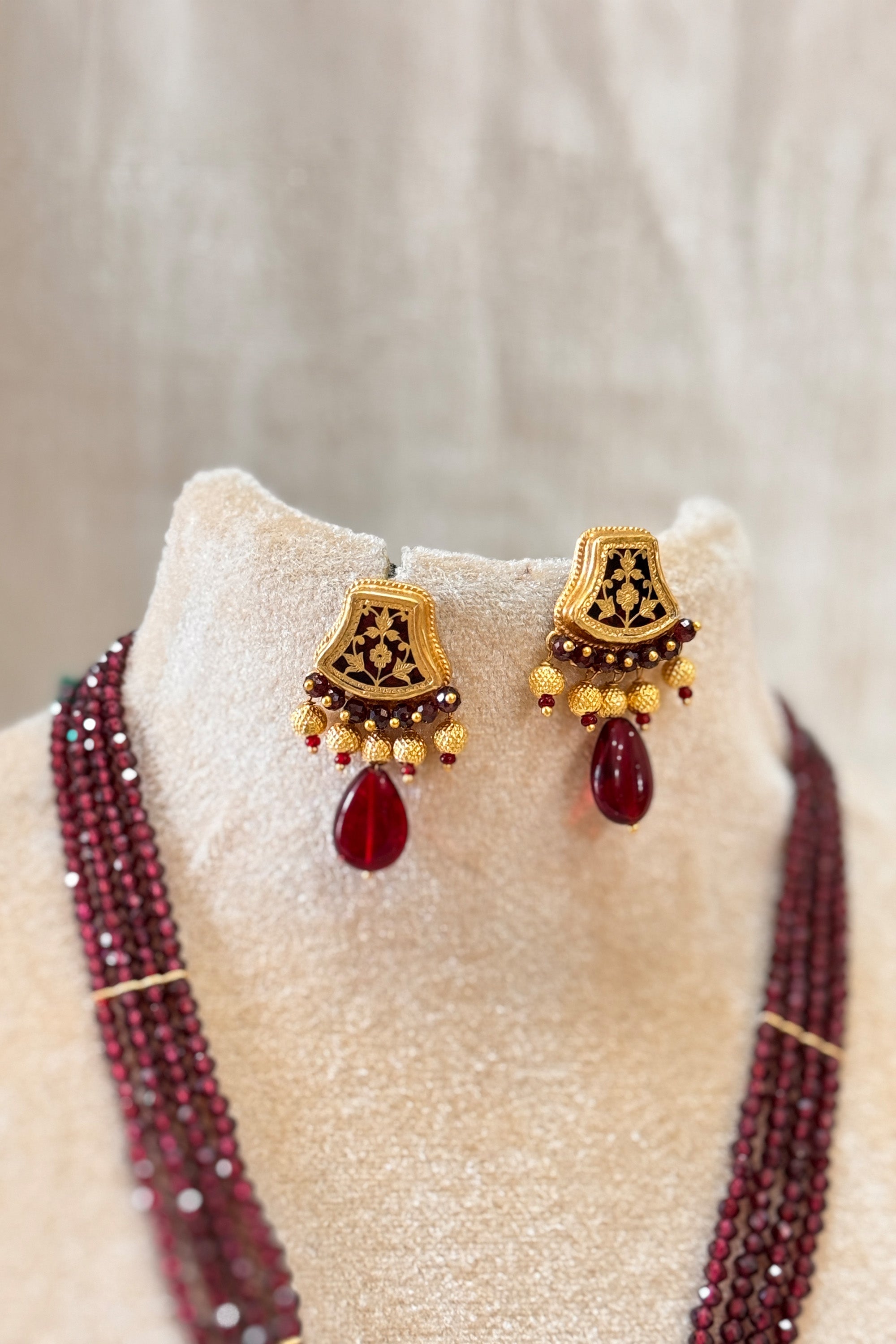 Garnet bead thewa necklace with pendant drop