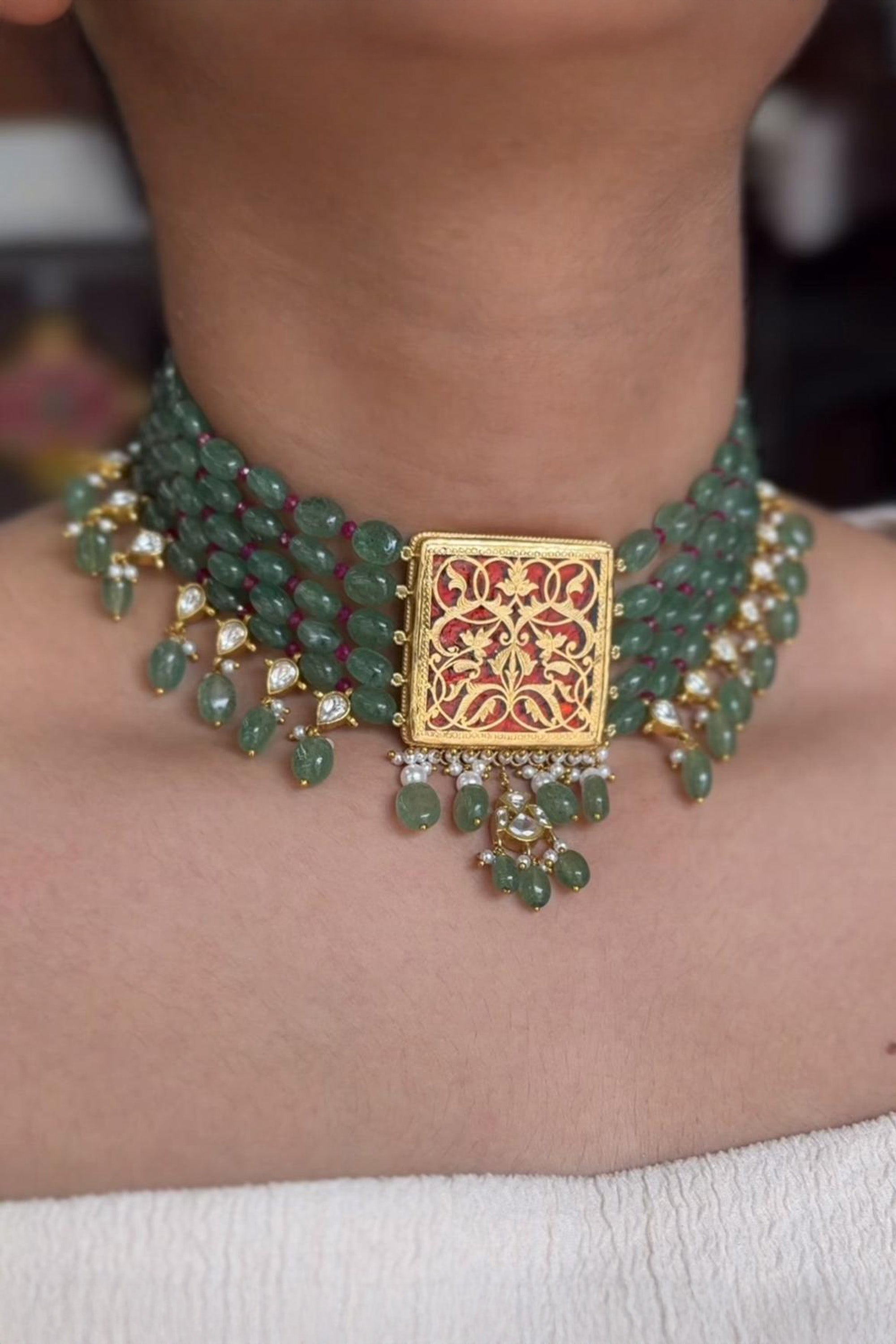 SONAKSHI SINHA CHOKER